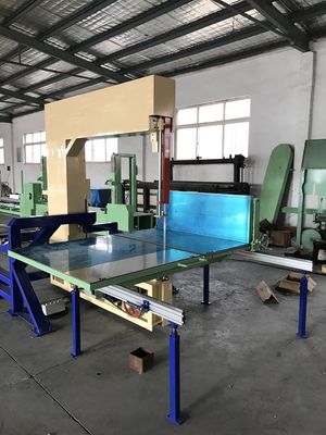 Maszyna do cięcia pionowego PU Foam Sponge EVA EPE Maual Move Moving Platform