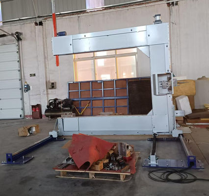 Gąbka Pionowa prosta duża przecinarka do pianki Cnc Sterowanie PLC Obrotowy stół roboczy